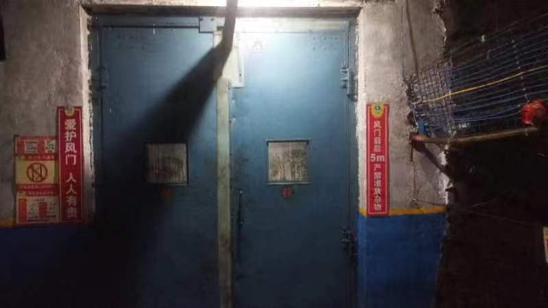 單軌吊無壓風(fēng)門 單軌吊無壓風(fēng)門